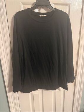 Black Long Sleeve Top with 'Fashion' Label
